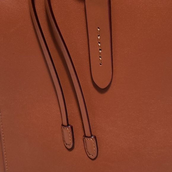 Designer Handbag - Picture 3 of 16